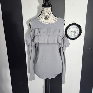Neiman Marcus Soft Gray Knit Top